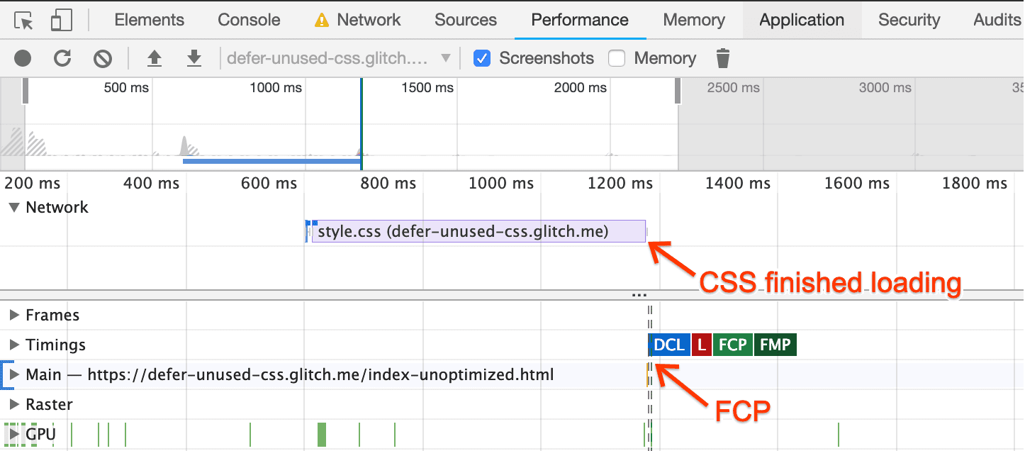 최적화되지 않은 페이지의 DevTools 성능 트레이스, CSS 로드 후 FCP 시작됨