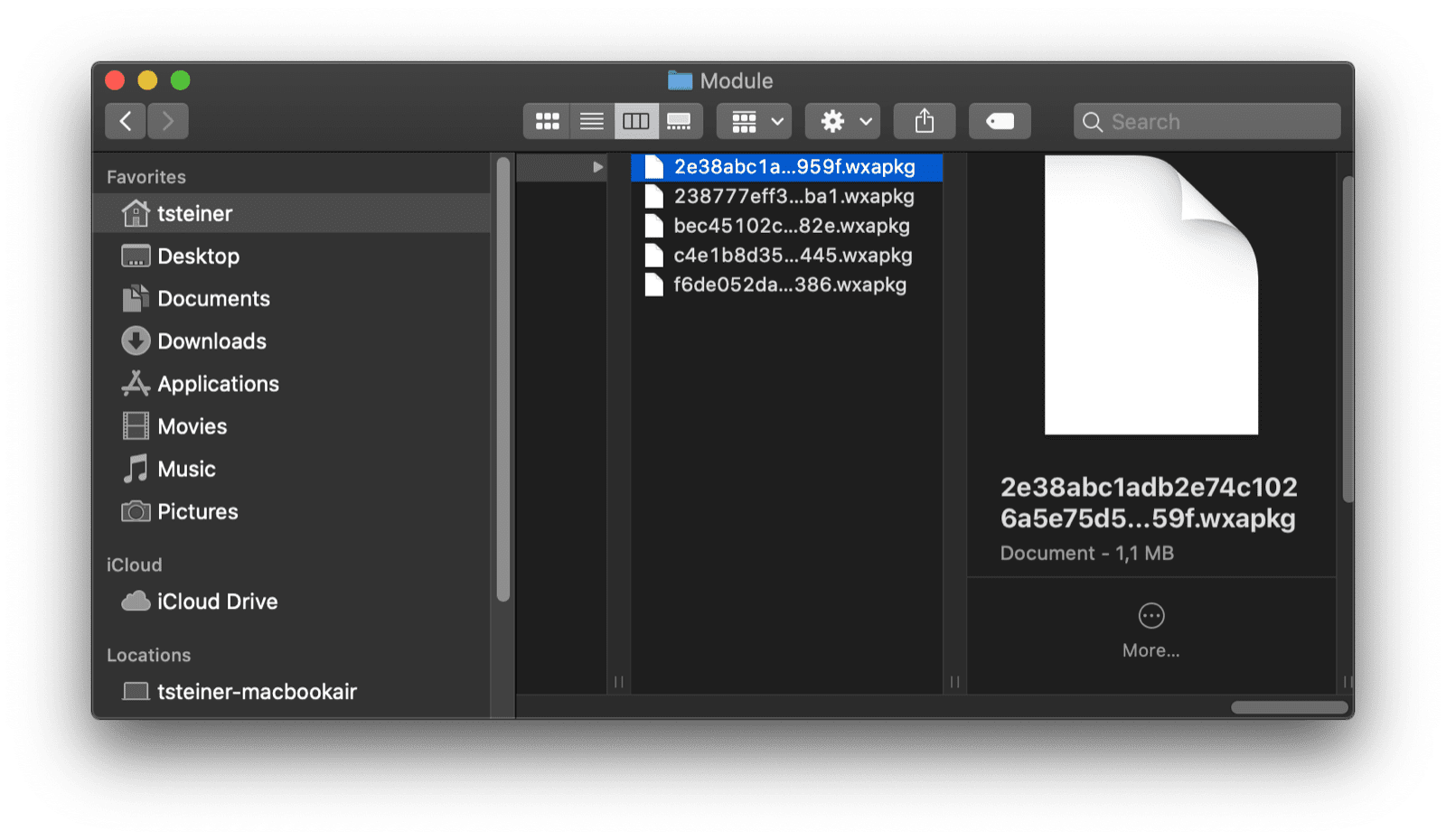 Finder macOS показывает папку, содержащую кэшированные файлы мини-приложения WeChat `.wxapkg`.