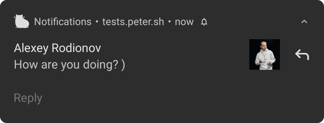 Notificación en Android con un botón de acción de respuesta.